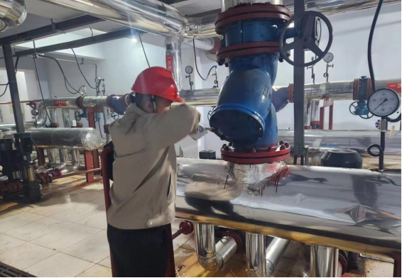 德達(dá)權(quán)屬熱力企業(yè)二級(jí)管網(wǎng)開(kāi)始注水試壓